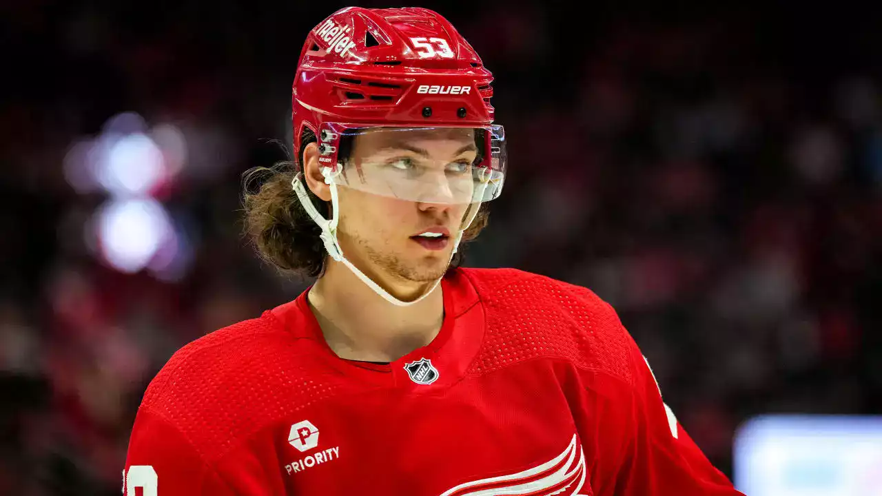Moritz Seider verteidigt für Detroit Red Wings